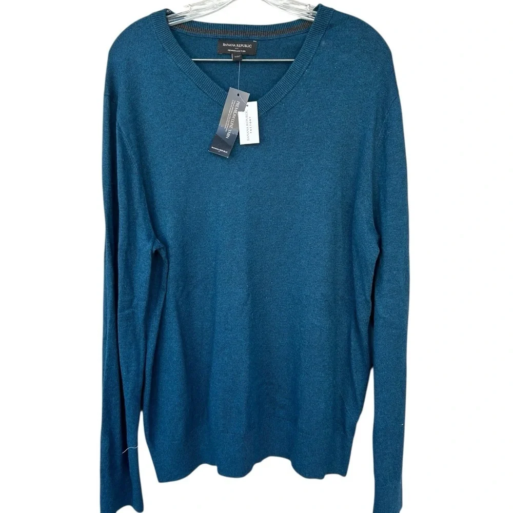 NWT Banana Republic Premium Lux x Yarn V-Neck Sweater - Size Large - Turquoise